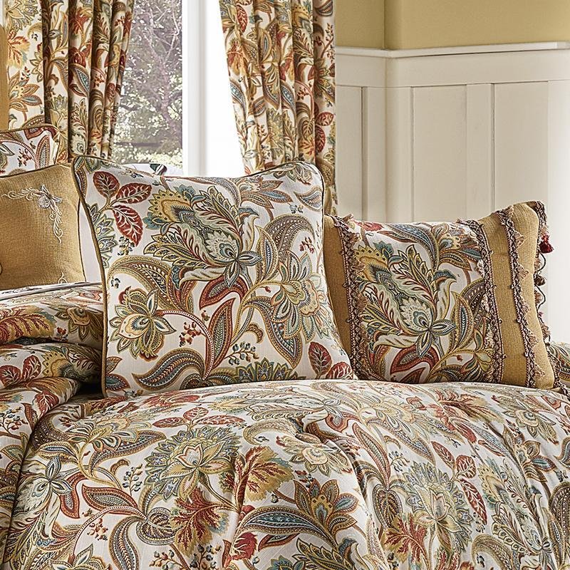 August_Multi_4-Piece_Comforter_Set2_2d5dec22-6a6d-496e-acb3-83aea8abe4f1.jpg
