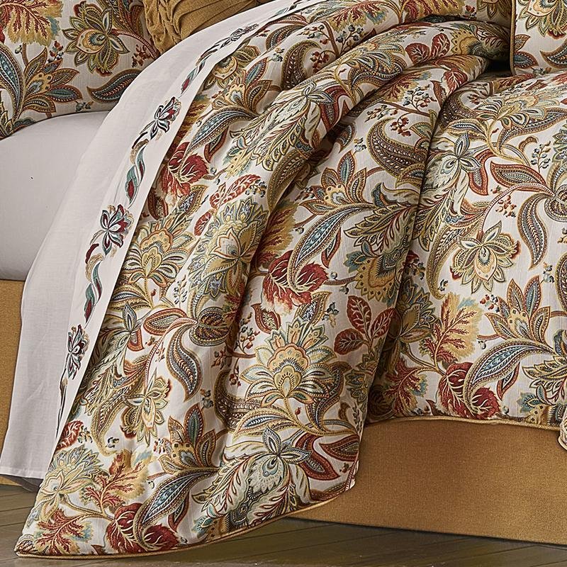 August_Multi_4-Piece_Comforter_Set3_66864f61-d4ff-4775-85a7-45b71b3c93e2.jpg