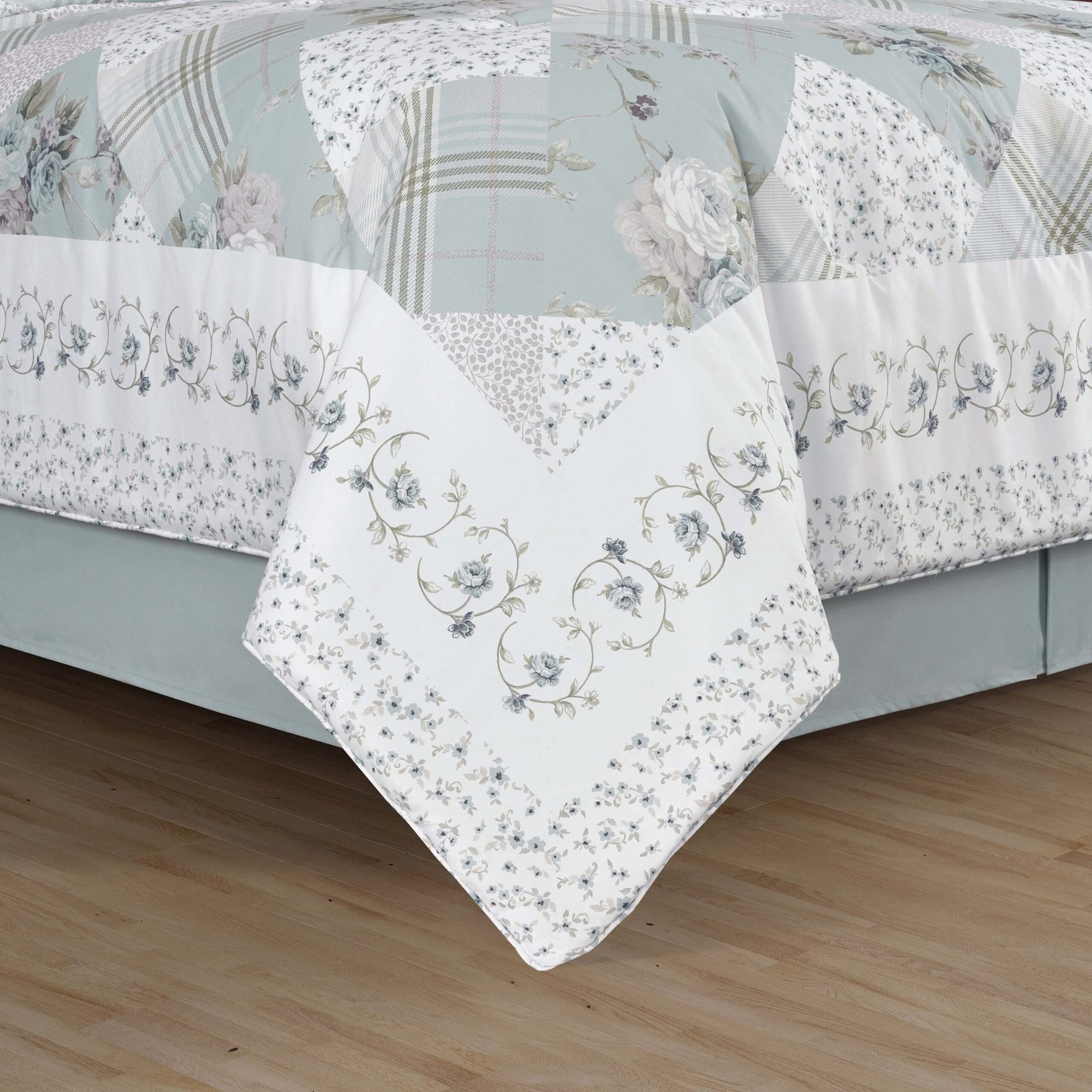 BungalowSpa4PieceComforterSet-4_f264968e-c7b3-4195-81fa-ae0fefbf08ba.jpg