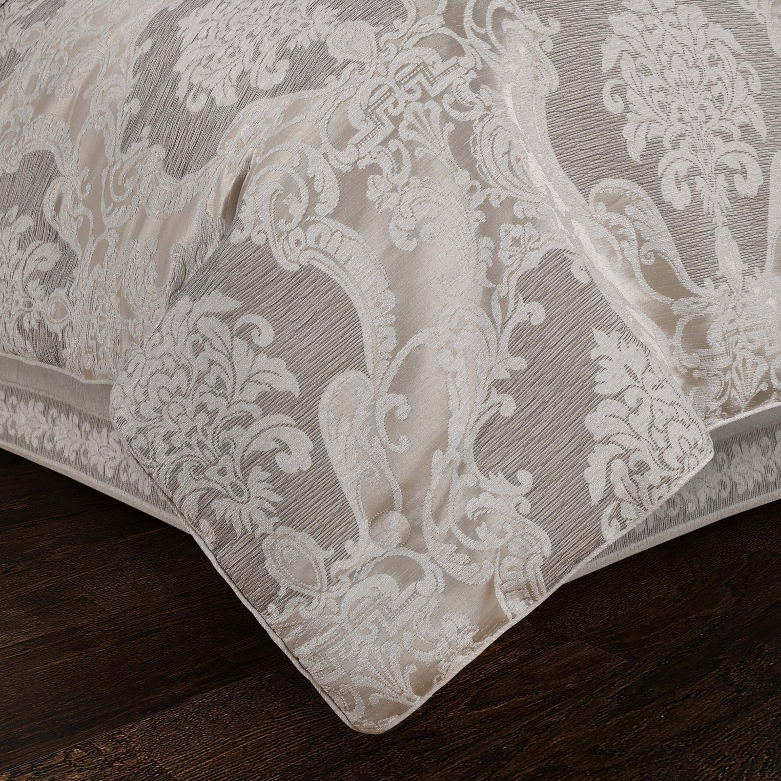 QueensburyAlmond4PieceComforterSet-3.jpg